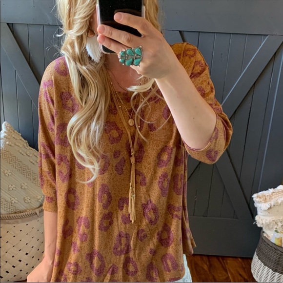 Figleaffashion Tops - Last! Figleaffashion leopard print knit blouse